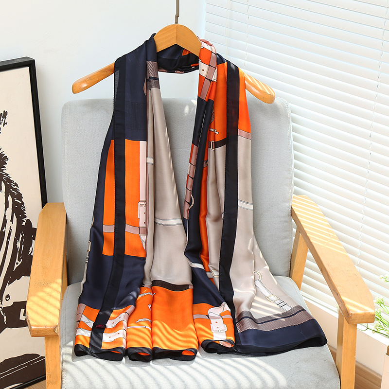 Sciarpa di Seta di Lusso Class - Face Scarf Mask recensione e prezzo