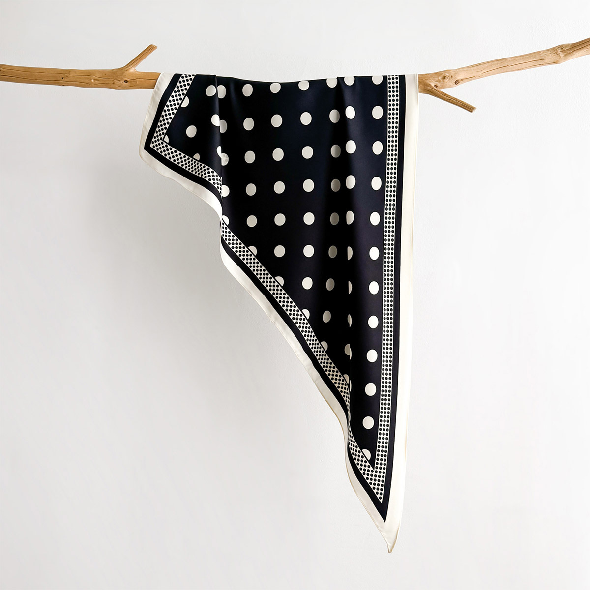 Bandana Trendy 100% Seta di Ge - Ascot Neck Scarf recensione e prezzo