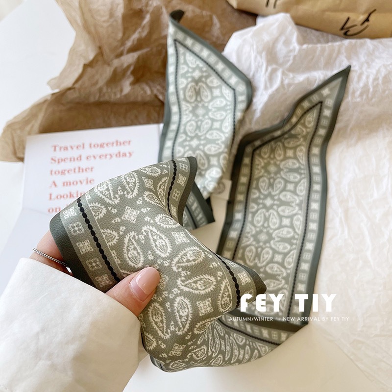 Set Serie Sciarpa in raso di s - Ascot Neck Scarf recensione e prezzo