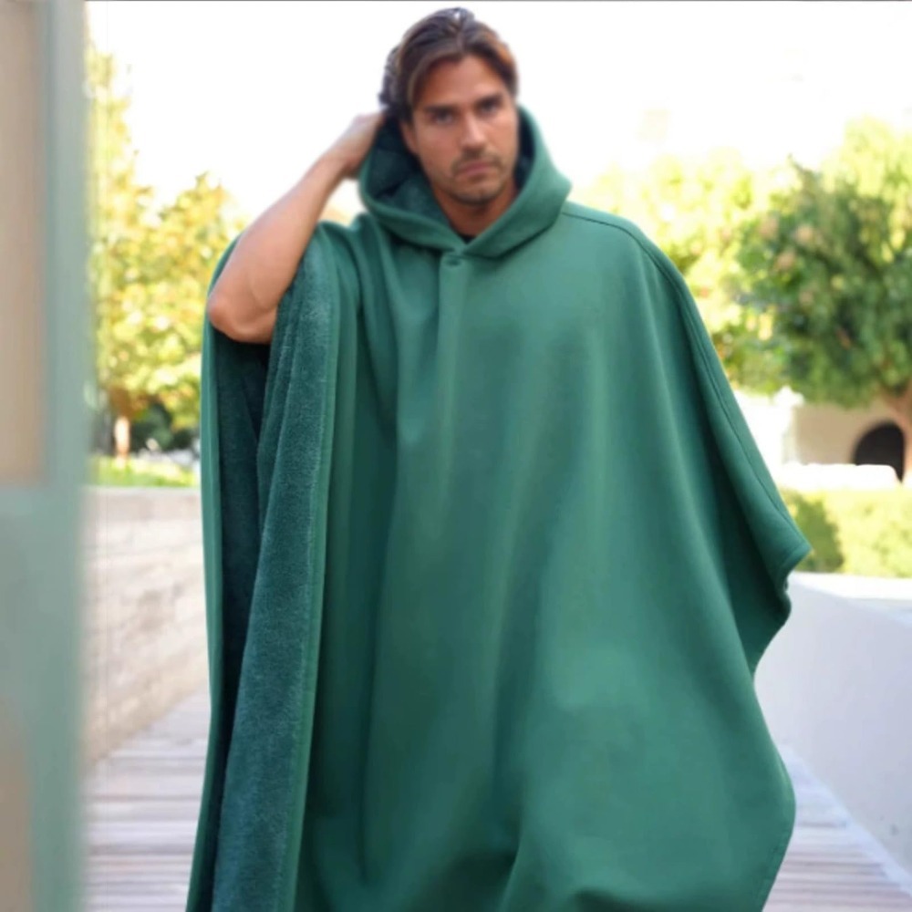Nuova Felpa con Cappuccio di A - Woven Scarf Blanket recensione e prezzo