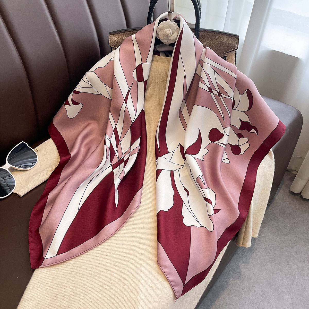 Sciarpa quadrata di lusso 90 * - Ascot Neck Scarf recensione e prezzo