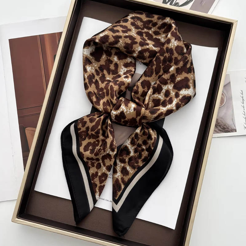 Sciarpa al collo in raso femmi - Ascot Neck Scarf recensione e prezzo