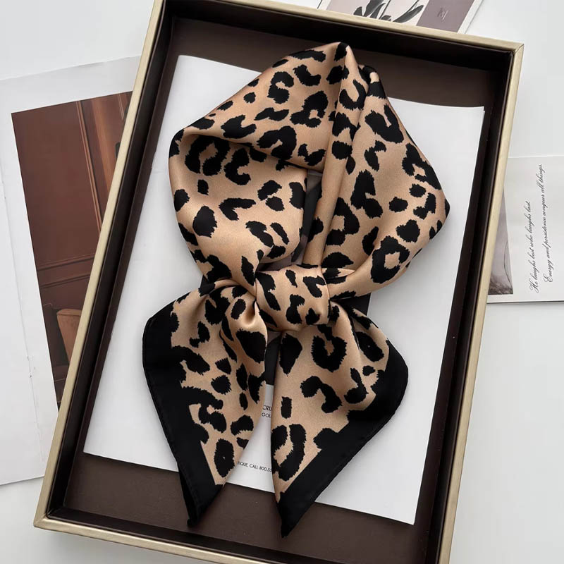 Sciarpa al collo in raso femmi - Ascot Neck Scarf recensione e prezzo