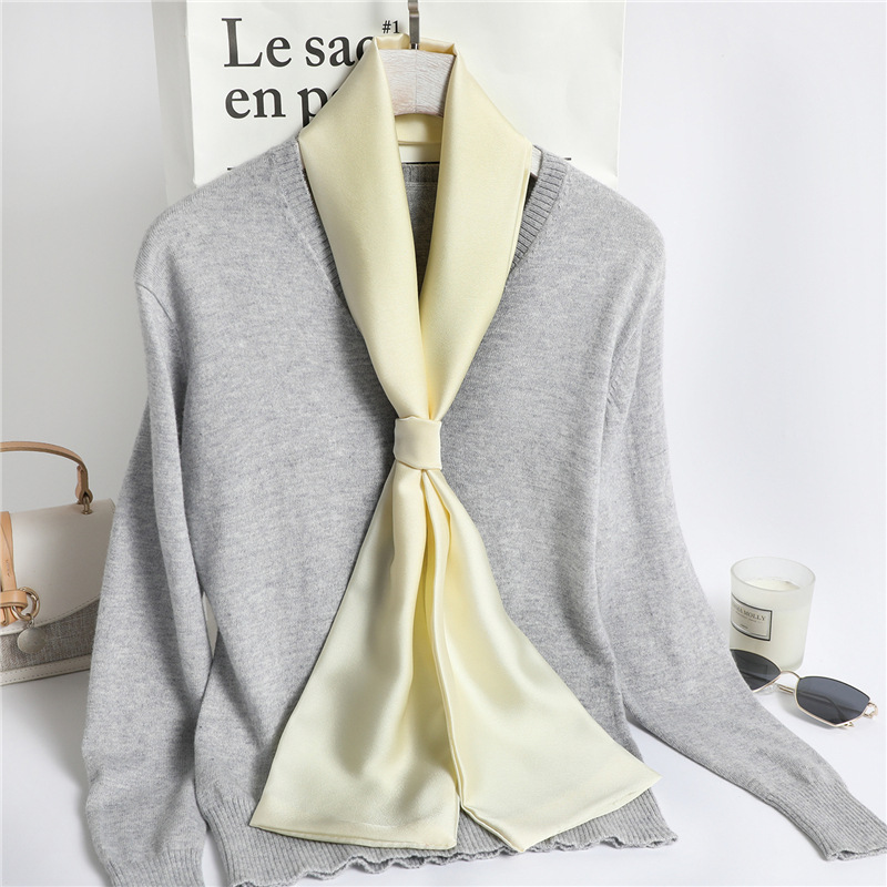 Sciarpa Lunga in Seta Rossa Ti - Ascot Neck Scarf recensione e prezzo