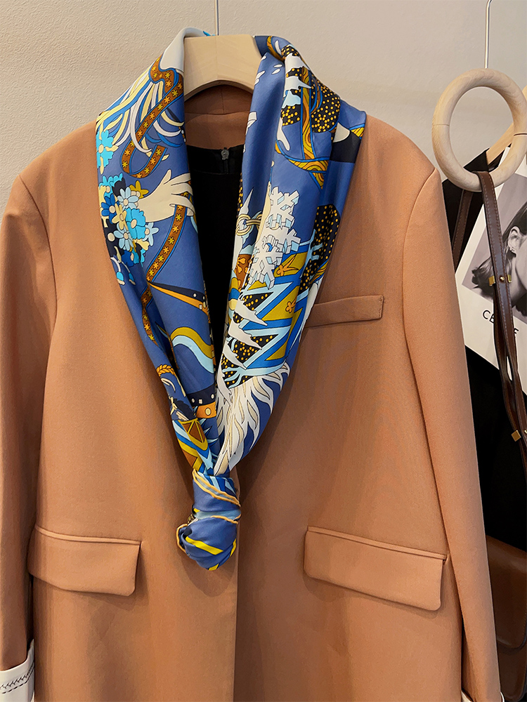 135CM 135CM sciarpe grandi in  - Scarf Silk Square recensione e prezzo